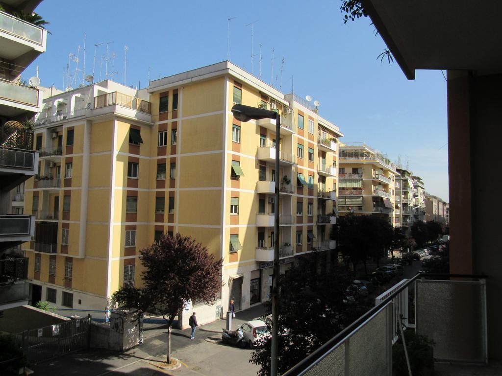 Pianeta Roma 127 Bed and Breakfast Buitenkant foto